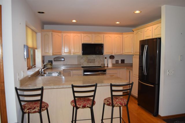 1037 Todd Court, White Lake, MI 48383