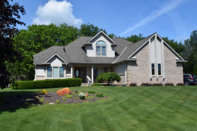 1037 Todd Court, White Lake, MI 48383