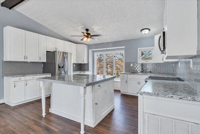 80 Walnut Landing CIR, Hardy, VA 24101