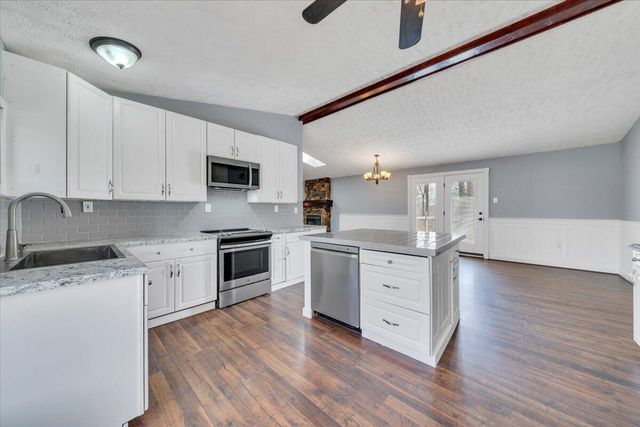 80 Walnut Landing CIR, Hardy, VA 24101