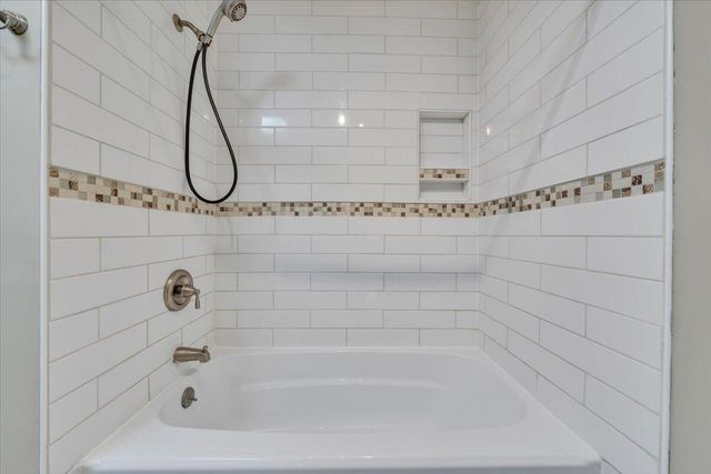 80 Walnut Landing CIR, Hardy, VA 24101