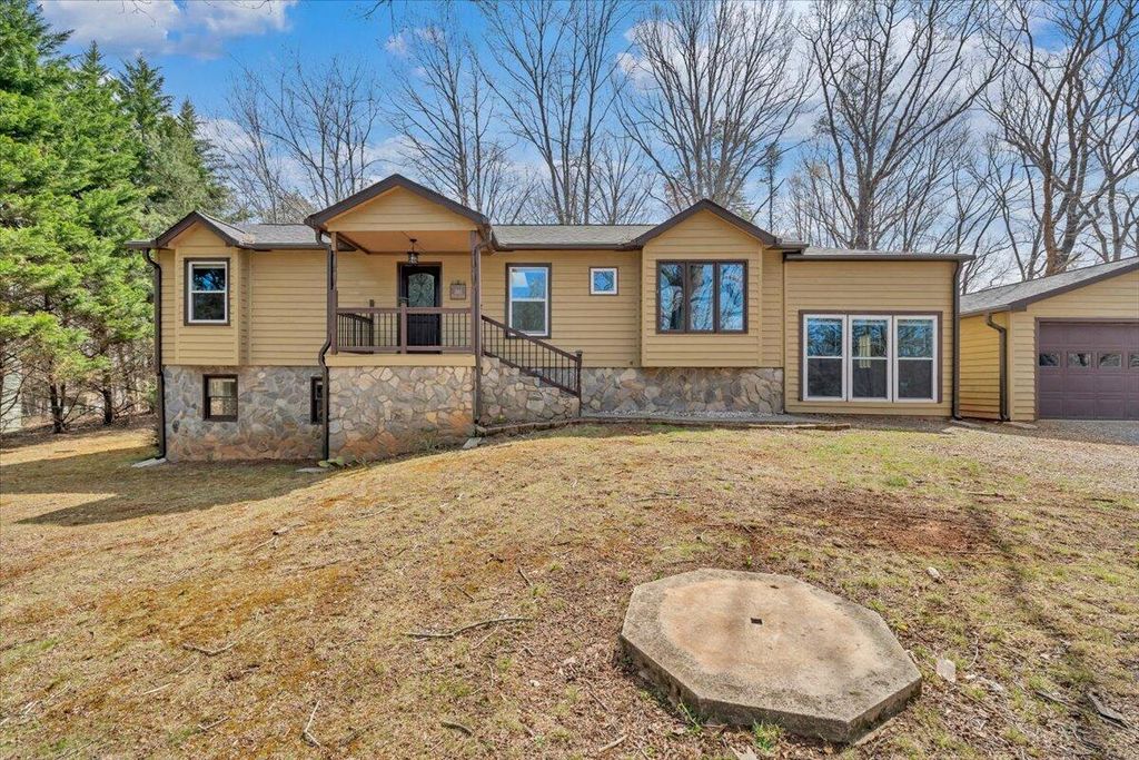 80 Walnut Landing CIR, Hardy, VA 24101