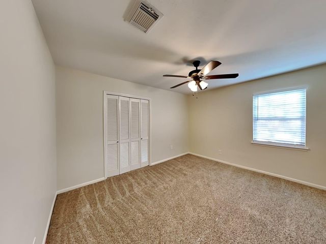 105 Saint Andrews Drive, Friendswood, TX 77546