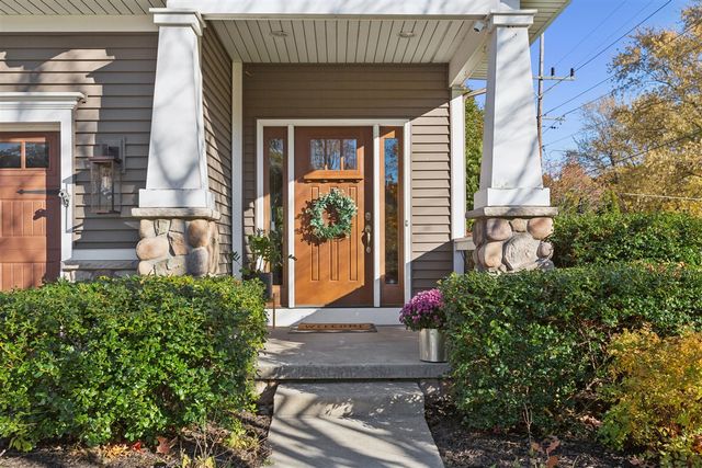 3707 Fox Crossing, Saint Joseph, MI 49085