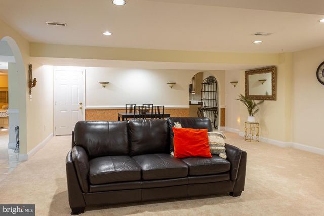 4705 RIPPLING POND DR, Fairfax, VA 22033