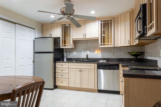 4705 RIPPLING POND DR, Fairfax, VA 22033