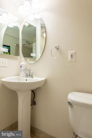 4705 RIPPLING POND DR, Fairfax, VA 22033