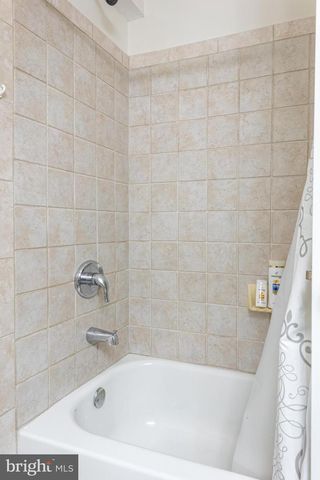 4705 RIPPLING POND DR, Fairfax, VA 22033