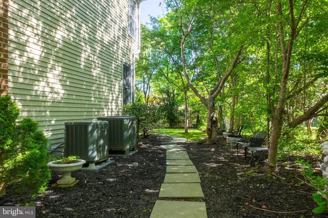 4705 RIPPLING POND DR, Fairfax, VA 22033