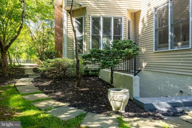 4705 RIPPLING POND DR, Fairfax, VA 22033