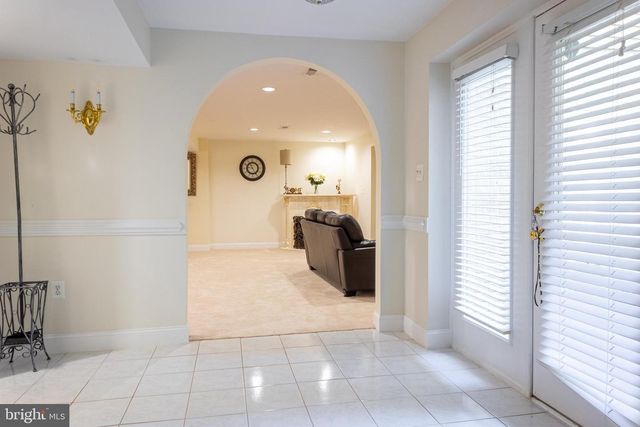 4705 RIPPLING POND DR, Fairfax, VA 22033