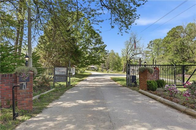 5658 Alligator Alley, Gainesville, GA 30506