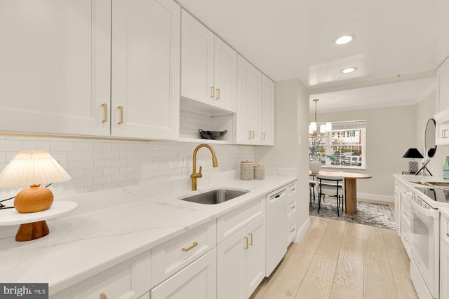 7807 SNEAD LN, Falls Church, VA 22043