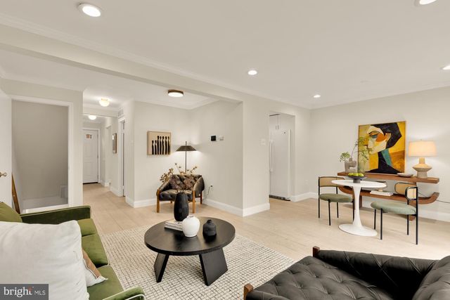 7807 SNEAD LN, Falls Church, VA 22043