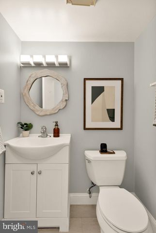 7807 SNEAD LN, Falls Church, VA 22043