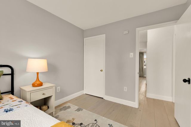 7807 SNEAD LN, Falls Church, VA 22043