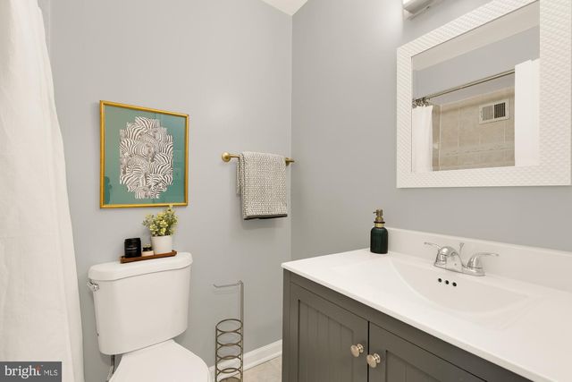 7807 SNEAD LN, Falls Church, VA 22043