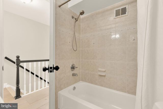 7807 SNEAD LN, Falls Church, VA 22043