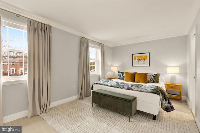 7807 SNEAD LN, Falls Church, VA 22043