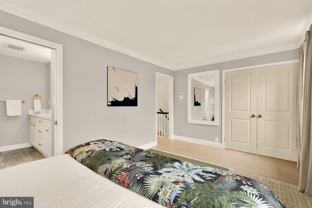 7807 SNEAD LN, Falls Church, VA 22043