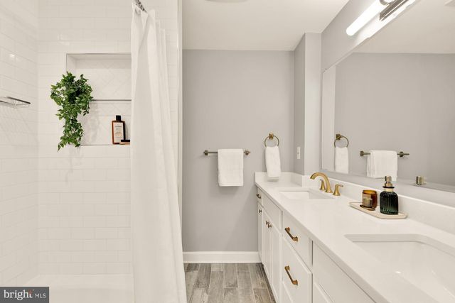 7807 SNEAD LN, Falls Church, VA 22043