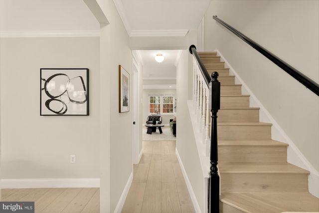 7807 SNEAD LN, Falls Church, VA 22043