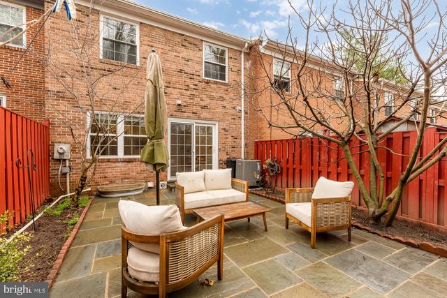 7807 SNEAD LN, Falls Church, VA 22043