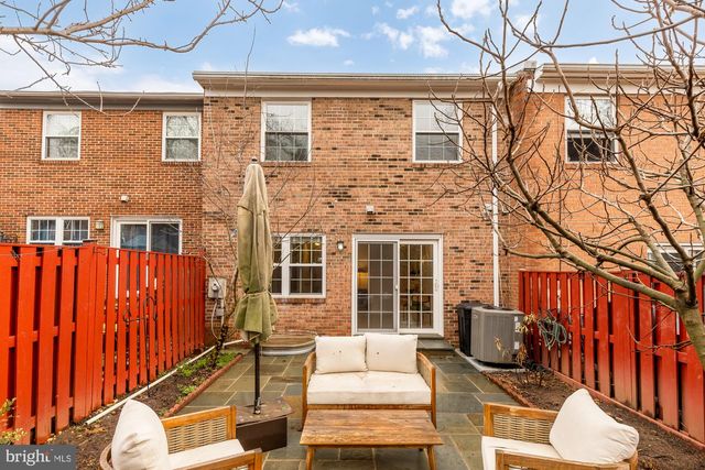 7807 SNEAD LN, Falls Church, VA 22043