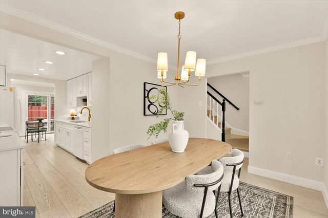 7807 SNEAD LN, Falls Church, VA 22043