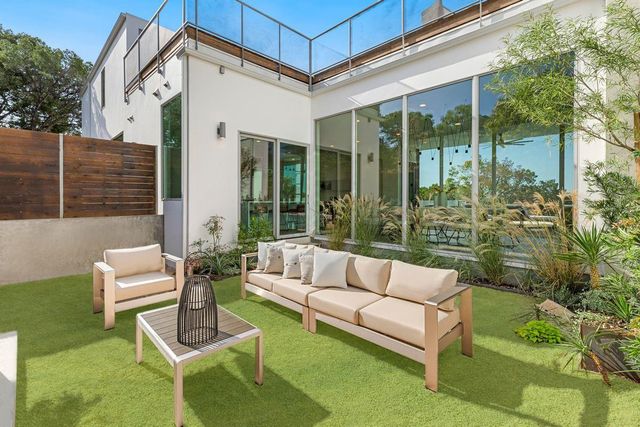 7120 Clifton LN, Austin, TX 78746