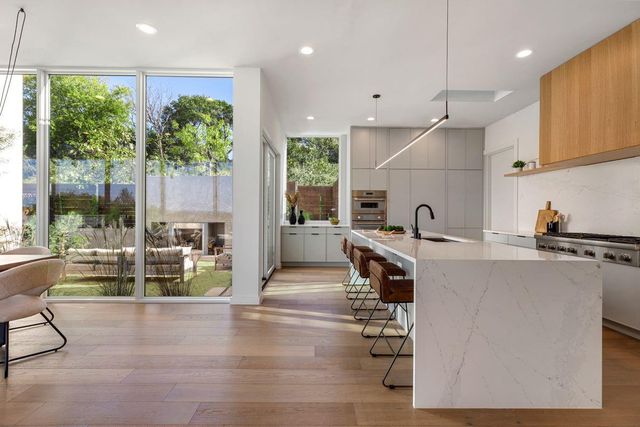 7120 Clifton LN, Austin, TX 78746