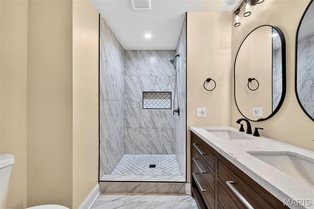 8934 Pine Avenue, Brentwood, MO 63144