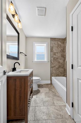 8934 Pine Avenue, Brentwood, MO 63144