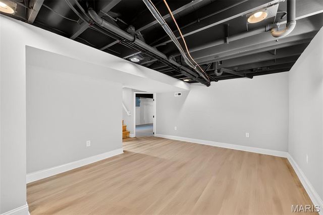 8934 Pine Avenue, Brentwood, MO 63144