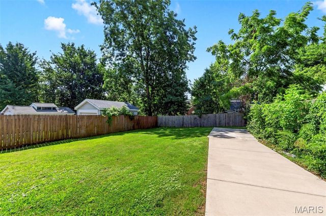 8934 Pine Avenue, Brentwood, MO 63144