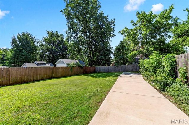 8934 Pine Avenue, Brentwood, MO 63144