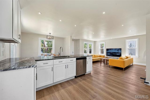 8934 Pine Avenue, Brentwood, MO 63144