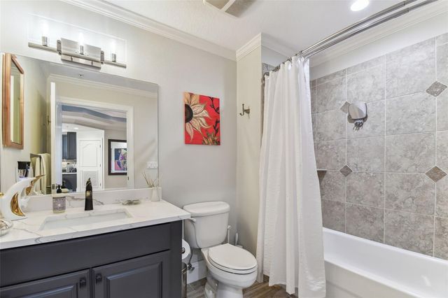 200 SKIFF POINT 202, Clearwater Beach, FL 33767