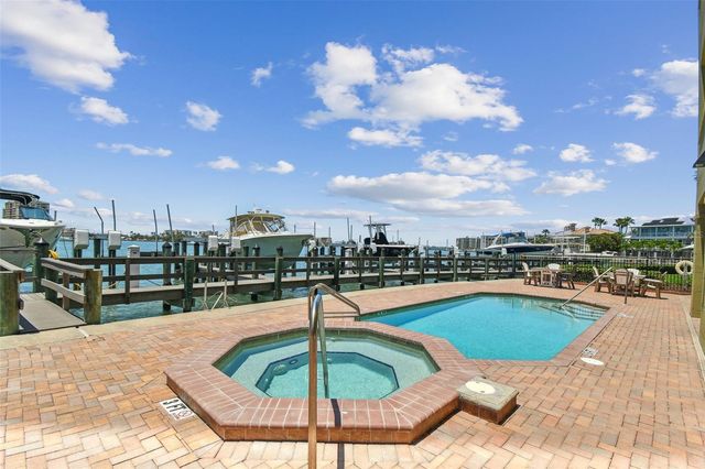 200 SKIFF POINT 202, Clearwater Beach, FL 33767