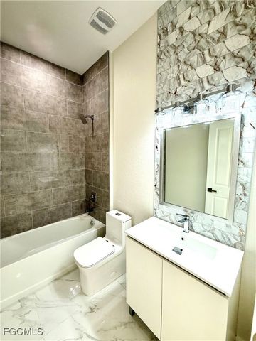 1926 NW 21st ST, Matlacha, FL 33993