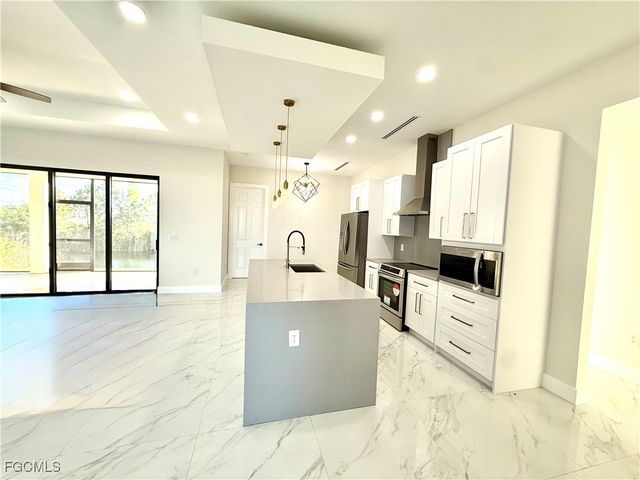 1926 NW 21st ST, Matlacha, FL 33993