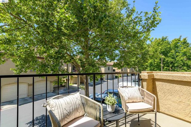 7633 Tuscany Dr, Dublin, CA 94568