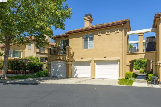 7633 Tuscany Dr, Dublin, CA 94568