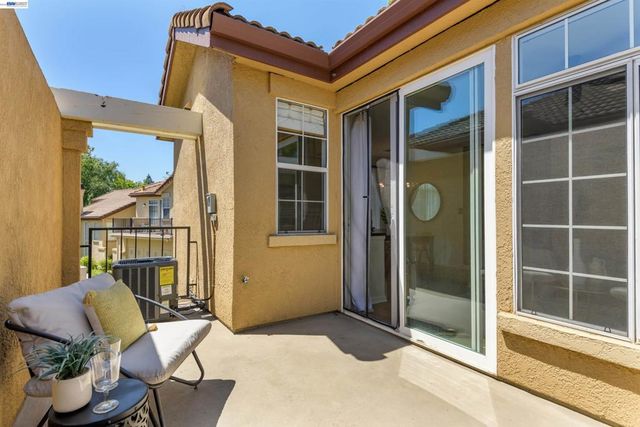 7633 Tuscany Dr, Dublin, CA 94568