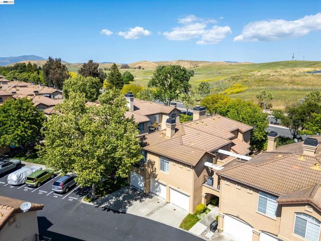 7633 Tuscany Dr, Dublin, CA 94568