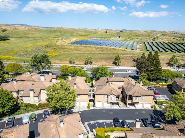 7633 Tuscany Dr, Dublin, CA 94568