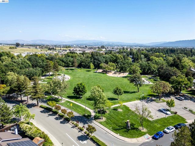7633 Tuscany Dr, Dublin, CA 94568