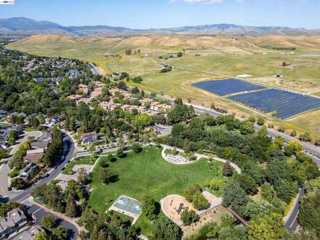 7633 Tuscany Dr, Dublin, CA 94568