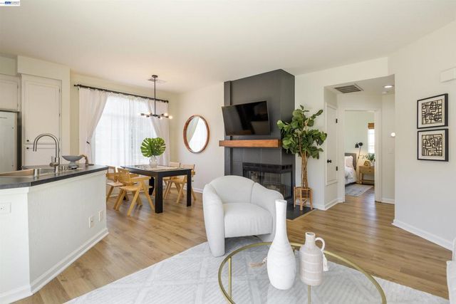 7633 Tuscany Dr, Dublin, CA 94568