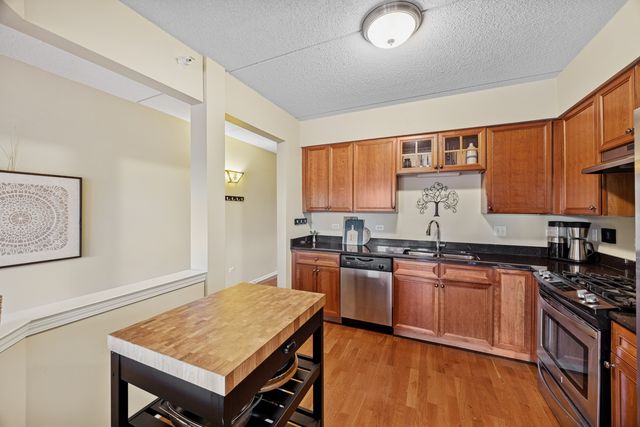 500 E Saint Charles Road 209, Lombard, IL 60148